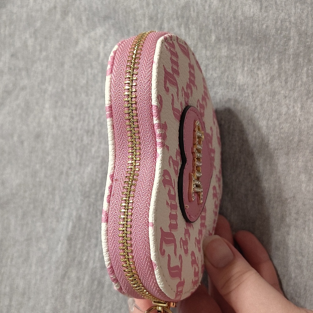 💗 NWT Juicy Couture Heart Coin Purse / Wristlet – Pink Logo Print - Picture 10 of 10